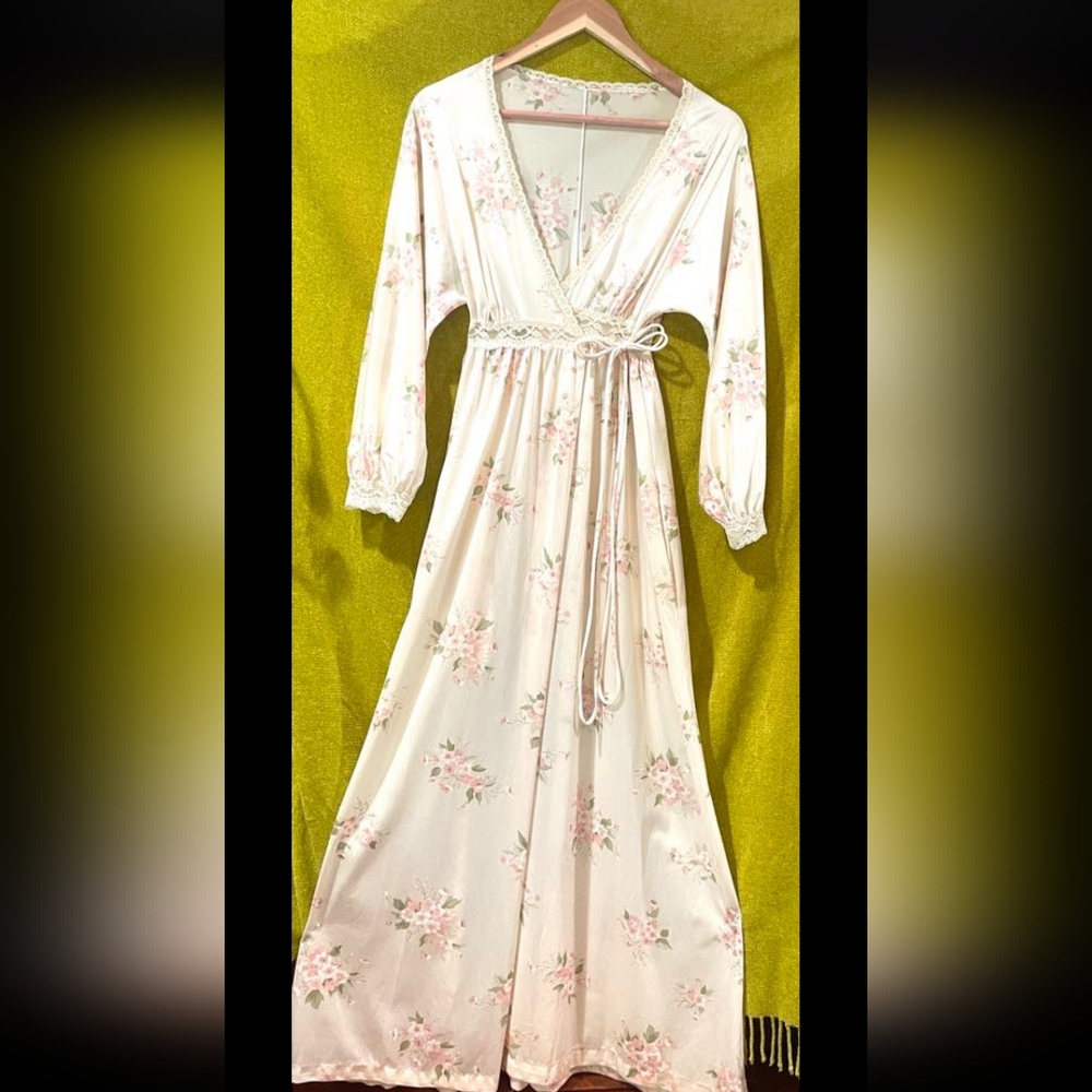 Vintage Lingerie  Long Robe Nightgown